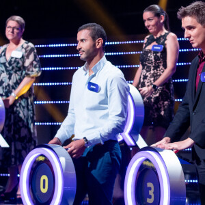 Exclusif - Arthur (Slam), Jaafar Meziane (Qui veut gagner des millions), Benjamin (Slam), Sandrine (Tout le monde veut prendre sa place), Marie-Christine Aloui Soulimani (Tout le monde veut prendre sa place) - Enregistrement de l'émission "Le Quiz des Champions" présentée par Cyril Féraud, et diffusée le 9 octobre à 21h05 sur France 2 © Cyril Moreau / Bestimage