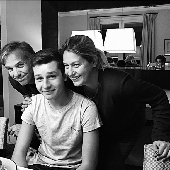 Paul, Luana et Giacomo Belmondo : photo souvenir partagée à l'occasion des 23 ans du jeune fils du couple.