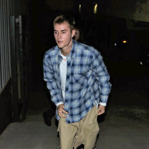 Justin Bieber arrive à l'église à Beverly Hills le 29 septembre 2021. 