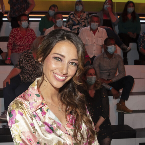 Exclusif - Delphine Wespiser - TPMP (Touche Pas à Mon Poste) présenté par Cyril Hanouna, qui tente de réconcilier Sylvie Ortega, Loana Petrucciani et Eryl Prayer, diffusée en direc sur C8 © Jack Tribeca / Bestimage