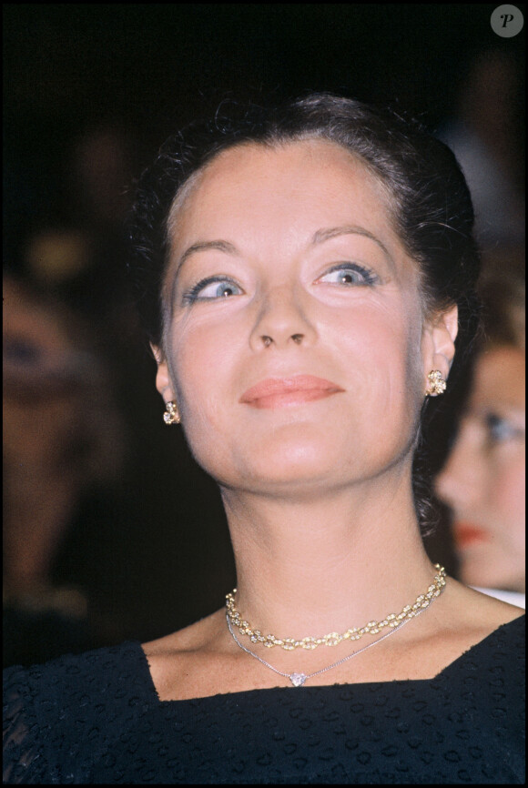Archives - Romy Schneider lors d'une soirée Luchino Visconti à l'Opéra de Paris en 1980.