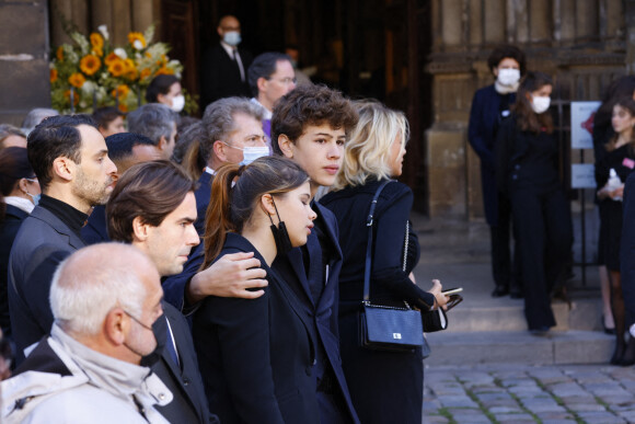 Les proches et la famille - Messe funéraire en hommage à Bernard Tapie en l'église Saint-Germain-des-Prés à Paris. © Jacovides-Moreau / Bestimage