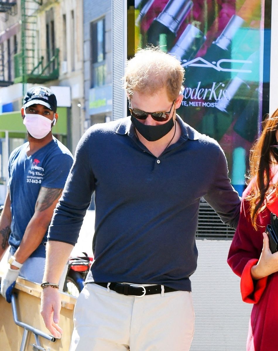 Le prince Harry, duc de Sussex et Meghan Markle sortent du restaurant Melba's à New York, le 24 septembre 2021.