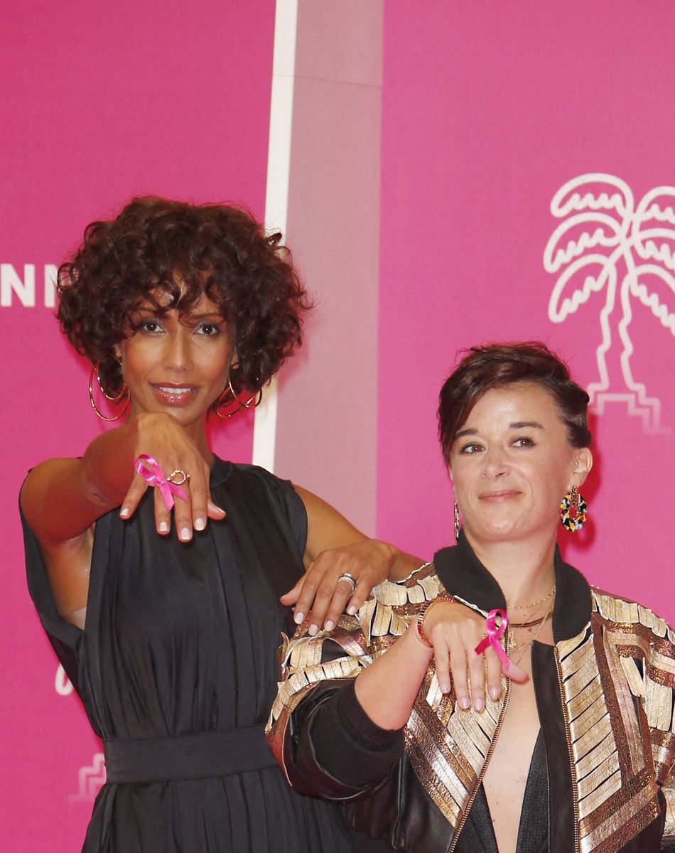 Sonia Rolland, Béatrice de La Boulaye de la série "Tropiques criminels" - 5ème soirée du 4ème Canneseries au Palais des Festivals à Cannes, le 12 octobre 2021. © Christophe Aubert via Bestimage