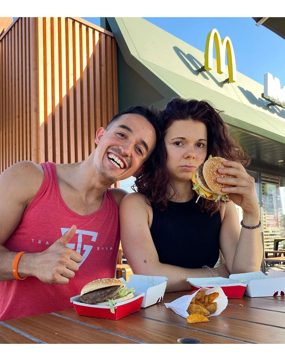 Tibo In Shape et Juju Fitcats au McDo.