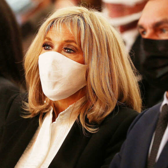 Exclusif - Brigitte Macron assiste à la présentation de la campagne nationale de sensibilisation au handicap au ministère des solidarités et de la santé à Paris le 13 octobre 2021. © Panoramic / Bestimage