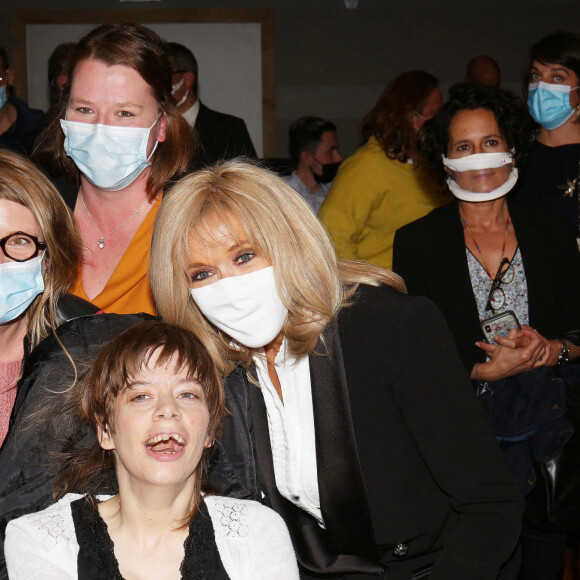 Exclusif - Brigitte Macron assiste à la présentation de la campagne nationale de sensibilisation au handicap au ministère des solidarités et de la santé à Paris le 13 octobre 2021. © Panoramic / Bestimage