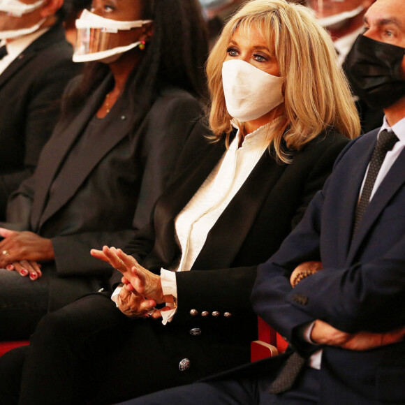 Exclusif - Brigitte Macron assiste à la présentation de la campagne nationale de sensibilisation au handicap au ministère des solidarités et de la santé à Paris le 13 octobre 2021. © Panoramic / Bestimage