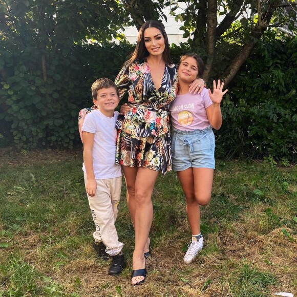 Emilie Nef Naf, maman de deux enfants, s'affiche divine sur Instagram.