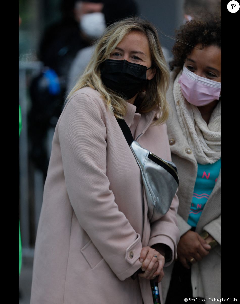 Exclusif - Enora Malagré - Personnalités assistant à la manifestation de soutien à Assa Traoré lors de la deuxième journée de son procès au Tribunal Judiciaire de Paris (TGI de Paris Batignolles), France, le 7 mai 2021. © Christophe Clovis/Bestimage
