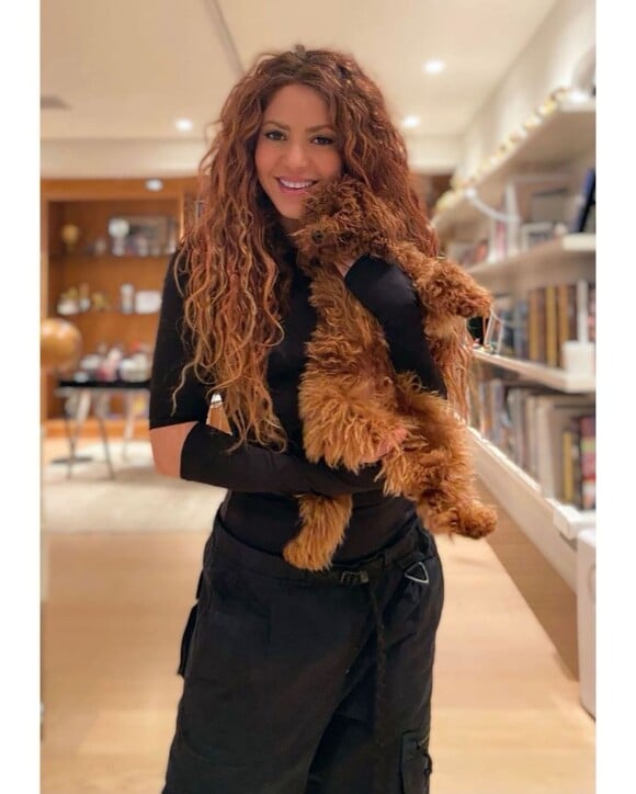 Shakira et son chien Teddy. Instagram. Le 4 octobre 2021.