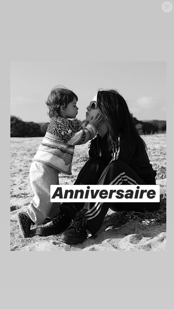Alizée fête les 15 ans de sa fille Annily le 28 avril 2020 en publiant de nombreuses photos sur Instagram.