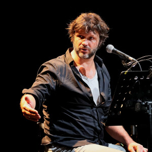 Exclusif Bertrand Cantat (ex-membre du groupe "Noir Désir" et actuel membre du groupe "Détroit") fait une pause dans sa carrière musicale et se lance dans une tournée de lecture de textes poétiques avec deux musiciens autour de lui. Cenon. © Patrick Bernard/ Bestimage