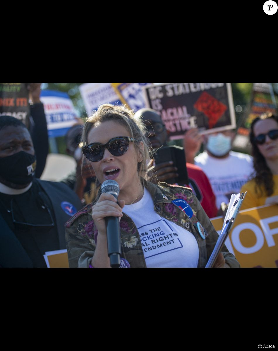 Alyssa Milano manifeste devant la Maison Blanche à Washington