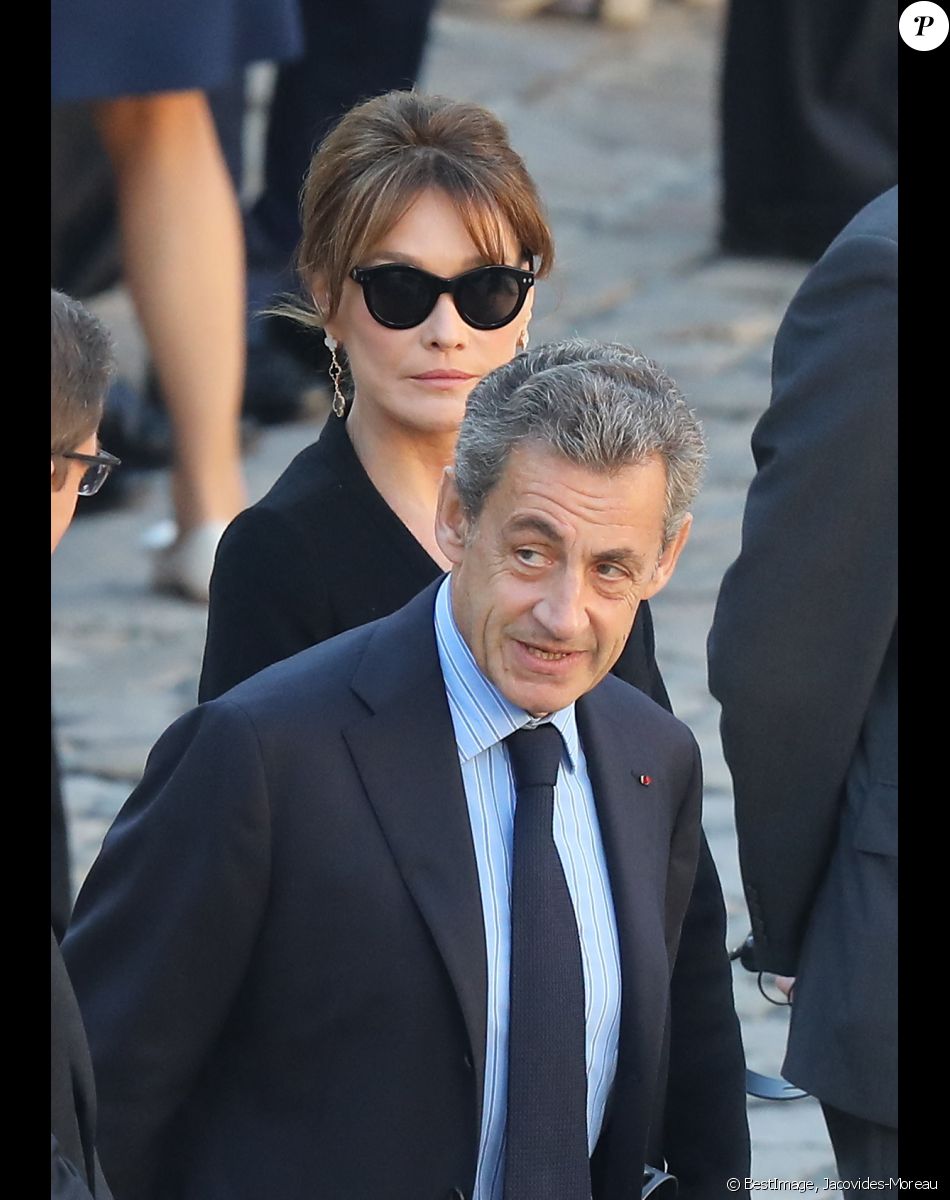 Carla Bruni Sarkozy et Nicolas Sarkozy - Arrivées à l'hommage national à Charles Aznavour à l'Hôtel des Invalides à Paris. Le 5 octobre 2018 © Jacovides-Moreau / Bestimage