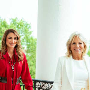 Rencontre entre la reine Rania de Jordanie et la première dame des Etats-Unis, Jill Biden à la Maison Blanche à Washington, le 20 juillet 2021.
