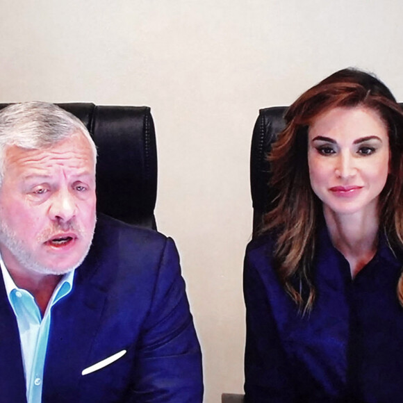 Le roi Abdallah II de Jordanie et la reine Rania saluent les initiatives d'enseignement à distance pendant l'épidémie de coronavirus (COVID-19) le 29 avril 2020.