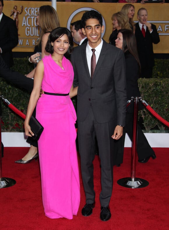 Freida Pinto et Dev Patel lors de la cérémonie des SAG Awards en 2013 à Los Angeles.