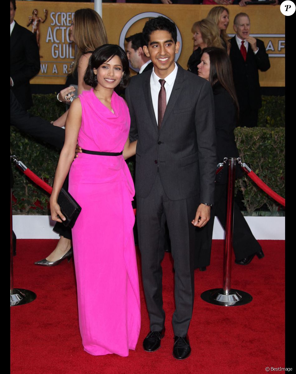 Freida Pinto et Dev Patel lors de la cérémonie des SAG Awards en 2013 à Los Angeles.