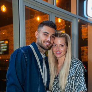 Exclusif - Thibault Garcia et sa femme Jessica Thivenin lors de la soirée " Come Chill with Booba " au bar Le Tube à Dubaî. © Nicolas Briquet / Bestimage 