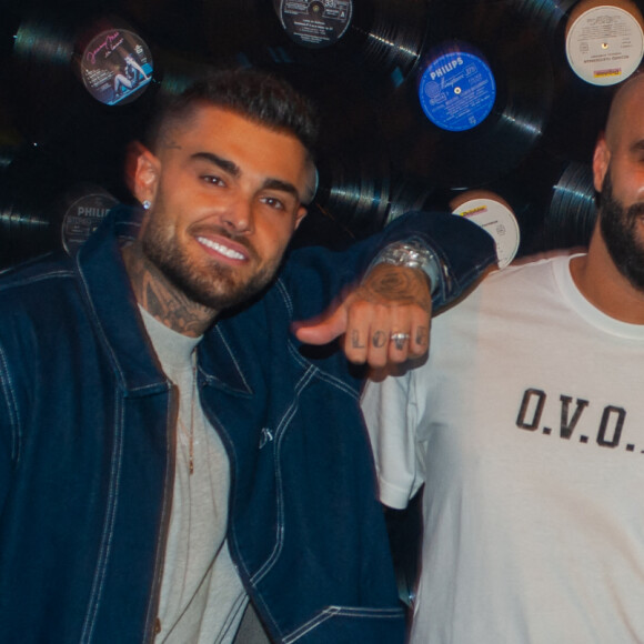 Exclusif - Thibault Garcia, Chamo et Jessica Thivenin lors de la soirée " Come Chill with Booba " au bar Le Tube à Dubaï le 21 octobre 2021. © Nicolas Briquet / Bestimage 
