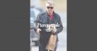 Tir mortel d'Alec Baldwin : le père d'Halyna Hutchins parle pour la première fois depuis le drame
