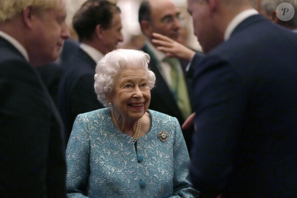 La reine Elisabeth II d'Angleterre et Boris Johnson (Premier ministre du Royaume-Uni) - Réception du "Global Investment Conference" au château de Windsor, le 19 octobre 2021.