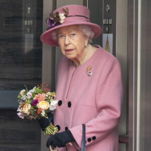 La reine Elizabeth II d'Angleterre assiste à la cérémonie d'ouverture de la sixième session du Senedd à Cardiff, Royaume-Uni. 