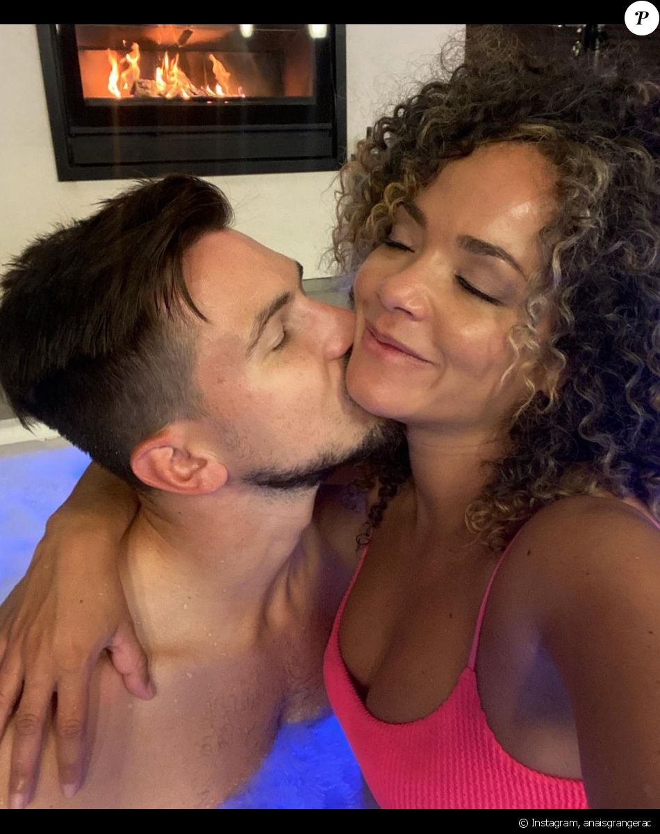 Anaïs Grangerac, enceinte de son premier enfant, a passé un week-end détente avec son mari Damien, au domaine des Vanneaux (Val d'Oise). Week-end de23 et 24 octobre 2021.