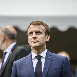 Le président de la République française Emmanuel Macron lors de la visite de la Maison Zola et l'inauguration du musée Dreyfus à Medan, France, le 26 octobre 2021.