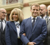 Le président de la République française Emmanuel Macron et sa femme la Premier Dame Brigitte Macron lors de la visite de la Maison Zola et l'inauguration du musée Dreyfus à Medan, France