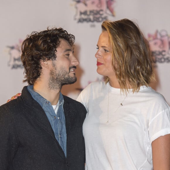 Laure Manaudou et  Jérémy Frérot - Arrivées à la 17ème cérémonie des NRJ Music Awards 2015 au Palais des Festivals à Cannes, le 7 novembre 2015. 
