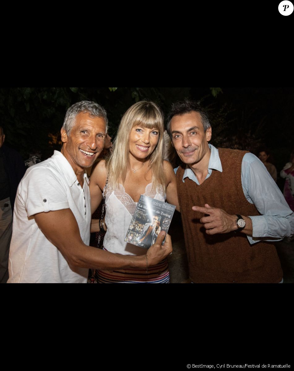 Nagui, sa femme Mélanie Page et Benoît Solès après de la représentation de la pièce "La Machine de Turing" lors du Festival de Ramatuelle, France, le 5 août 2019. © Cyril Bruneau/Festival de Ramatuelle/Bestimage
