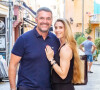 Arnaud Ducret et sa femme Claire Francisci-Ducret se promènent rue des Remparts dans le quartier de La Ponche à Saint-Tropez, Côte d'Azur, France, le 22 août 2021. © Jack Tribeca/Bestimage 