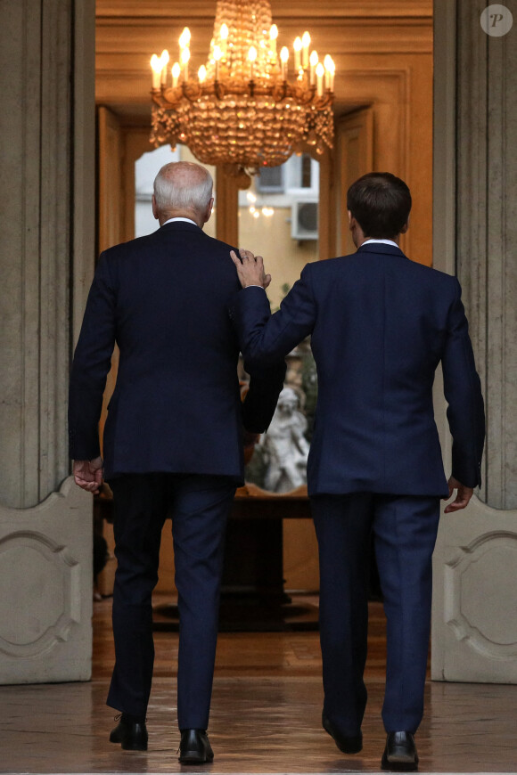 Le président de la République française, Emmanuel Macron rencontre le président des Etats-Unis, Joe Biden à la Villa Bonaparte à Rome, Italie, le 29 octobre 2021, en marge du sommet du G20. © Stéphane Lemouton/bestimage