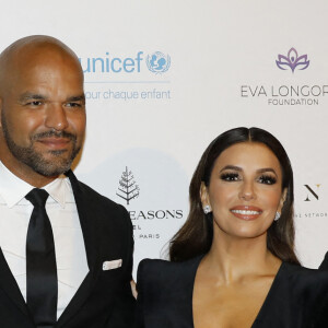 Maria Bravo, Amaury Nolasco, Eva Longoria, Thibaut Drege (directeur du Four Seasons Hotel George V) - Photocall de la 10ème édition du "Global Gift Gala 2021" à l'hôtel Four Seasons Hotel George V à Paris le 30 octobre 2021. © Marc Ausset Lacroix/Bestimage