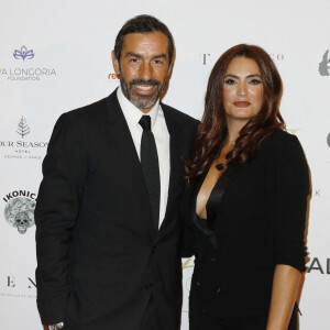 Robert Pirès et sa femme Jessica - Photocall de la 10ème édition du "Global Gift Gala 2021" à l'hôtel Four Seasons Hotel George V à Paris le 30 octobre 2021. © Marc Ausset Lacroix/Bestimage
