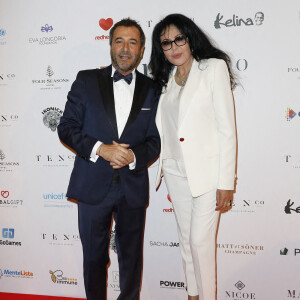 Bernard Montiel, Yamina Benguigui - Photocall de la 10ème édition du "Global Gift Gala 2021" à l'hôtel Four Seasons Hotel George V à Paris le 30 octobre 2021. © Marc Ausset Lacroix/Bestimage