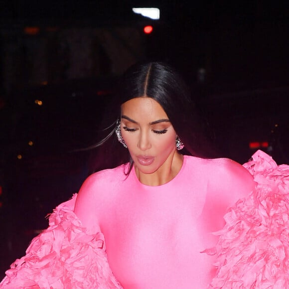 Kim Kardashian se rend à l'after party de l'émission "Saturday Night Live" (SNL) au club Zero Bond à New York, le 9 octobre 2021.