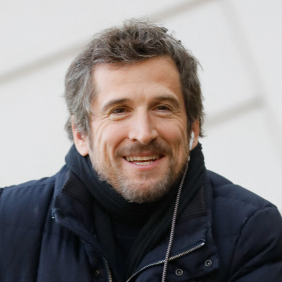 Guillaume Canet - Sortie de l'émission "Vivement Dimanche" au studio Gabriel à Paris, le 27 octobre 2021. © Christophe Clovis / Bestimage