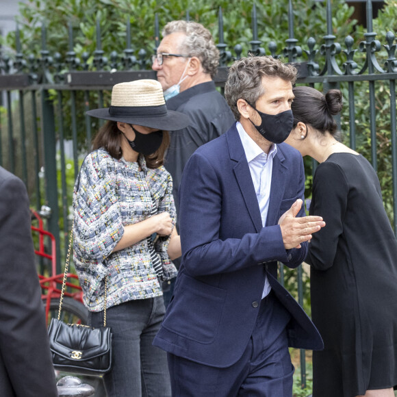 Marion Cotillard et son compagnon Guillaume Canet - Obsèques de Jean-Paul Belmondo en l'église Saint-Germain-des-Prés, à Paris le 10 septembre 2021. © Cyril Moreau / Bestimage