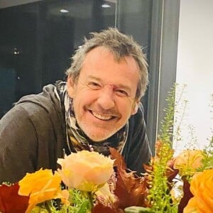 Jean-Luc Reichmann célèbre son anniversaire bien entouré, de sa famille et ses collègues.