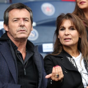 Jean Luc Reichmann et sa femme Nathalie - People au match de football entre le Psg et Bordeaux au Parc des Princes à Paris le 1er octobre 2016. © Cyril Moreau/Bestimage