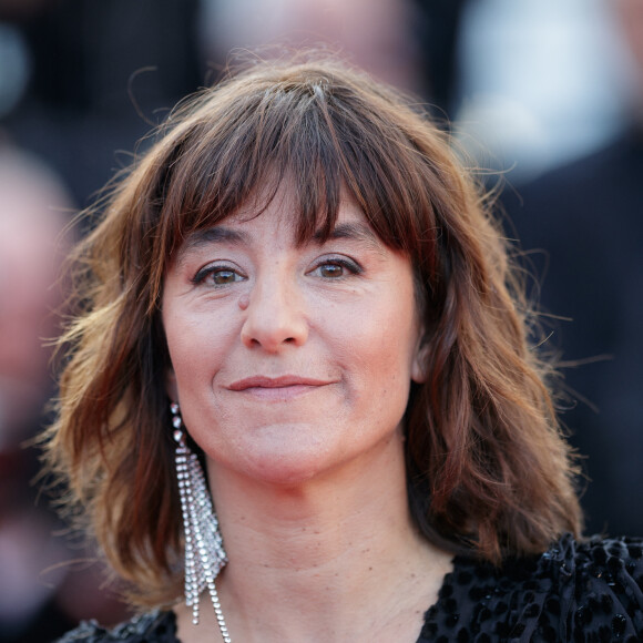Romane Bohringer - Montée des marches du film "Hors Normes" pour la clôture du 72ème Festival International du Film de Cannes. © Jacovides-Moreau / Bestimage