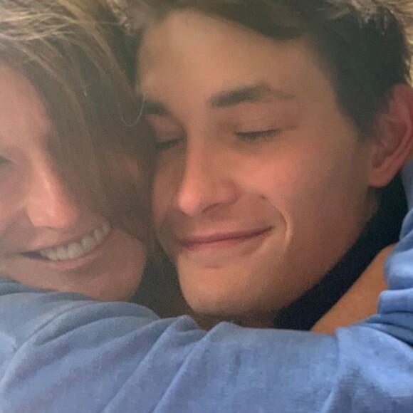 Aurélien Enthoven et sa mère Carla Bruni sur Instagram. 2021