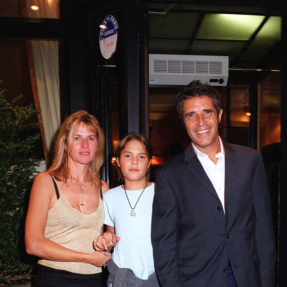 Julien Clerc, sa femme Virginie et sa fille Vanille au restaurant Coco et sa maison. Paris.