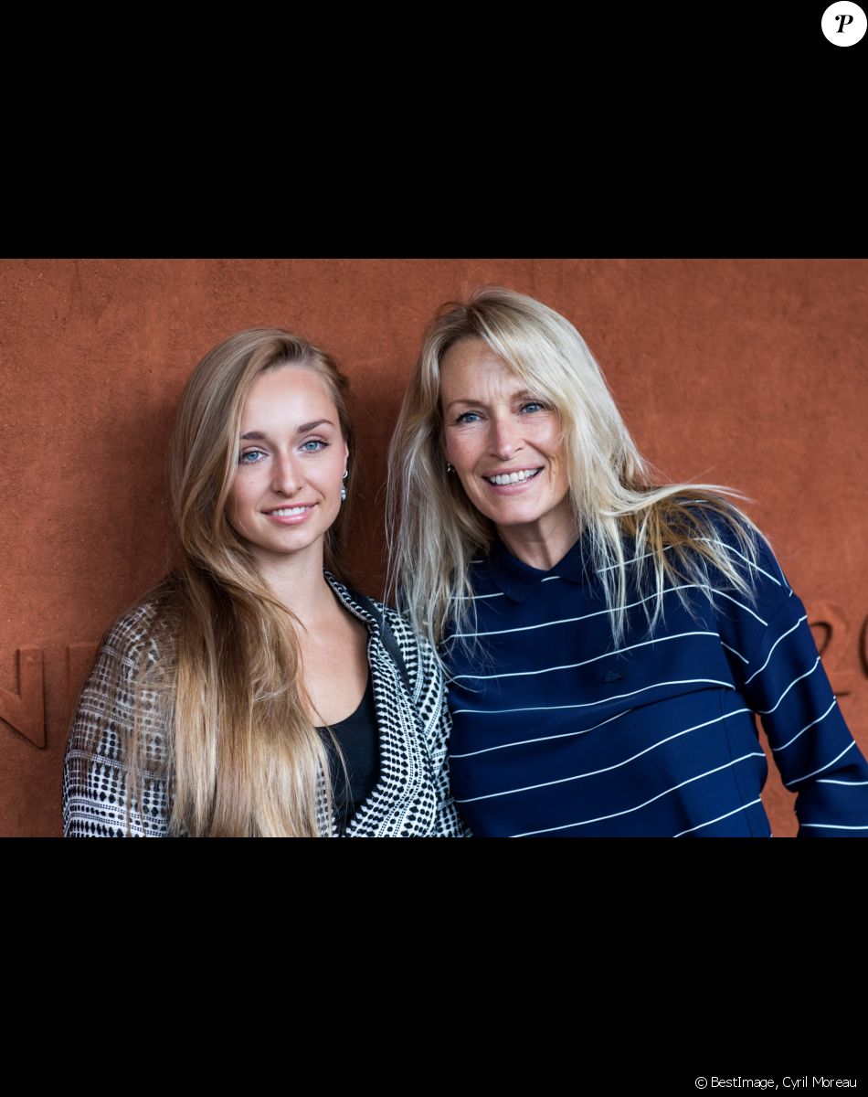 Estelle Lefebure et sa fille Emma Smet - People au village des Internationaux de Tennis de Roland Garros à Paris, le 6 juin 2018. © Cyril Moreau/Bestimage