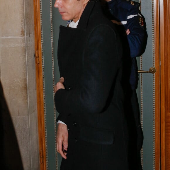 Jean-Luc Lahaye quitte le palais de justice de Paris le 23 mars 2015.