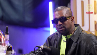 "On a pointé une arme sur moi" : Kanye West cagoulé dans la rue et visé par un policier