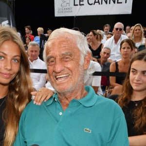 Exclusif - Jean-Paul Belmondo et sa fille Stella - Gala de boxe "No Limit Episode IX" organisé par B. Asloum (ancien champion du monde de boxe) en plein air au théâtre Tivol au Cannet le 18 juillet 2019. © Bruno Bebert/Bestimage